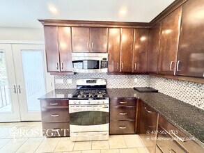 30 Sugar Maple St in Kitchener, ON - Building Photo - Building Photo