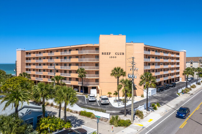 Reef Club in Indian Rocks Beach, FL - Foto de edificio - Building Photo