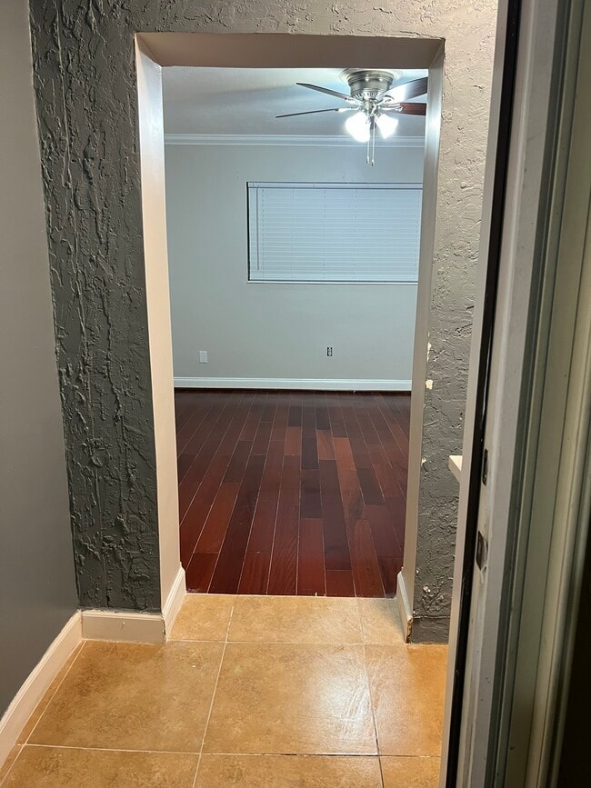 7956 Miramar Pkwy in Miramar, FL - Building Photo - Building Photo