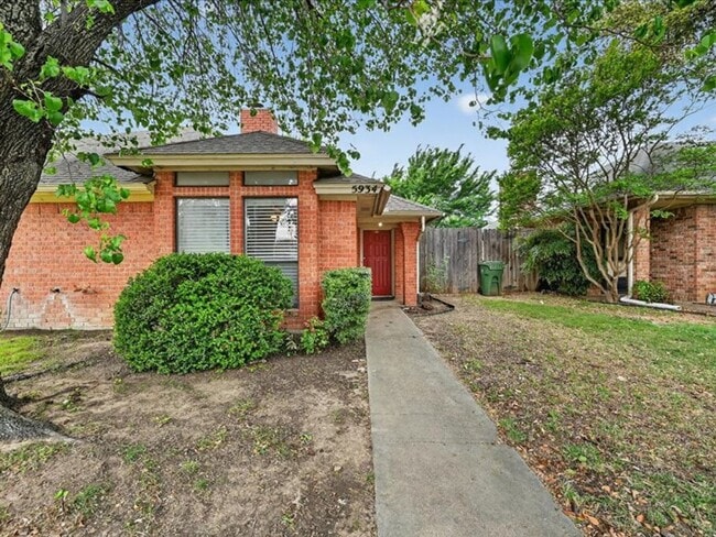 5934 Royal Club Dr in Arlington, TX - Building Photo - Building Photo