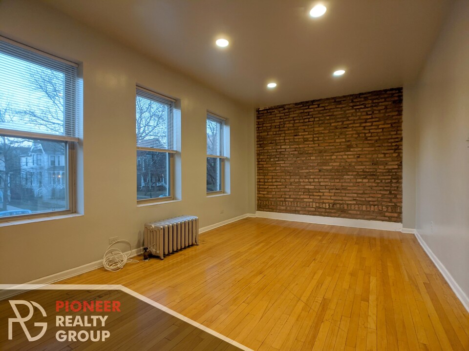 4237 N Paulina St, Unit W1 in Chicago, IL - Building Photo