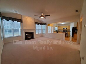 11006 Maplehurst Dr in Charlotte, NC - Building Photo - Building Photo