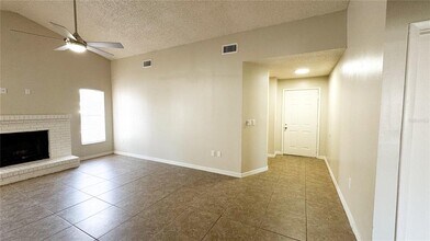 825 Spicewood Dr in Lakeland, FL - Building Photo - Building Photo