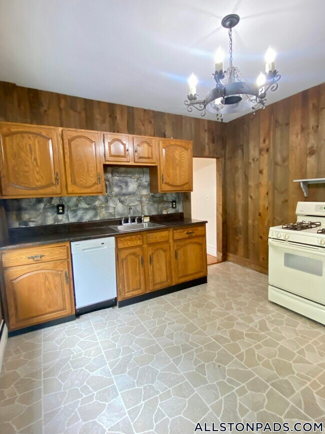 5 Aldie St