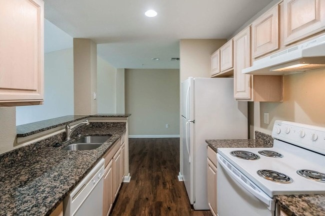Live Oaks Apartments in Baton Rouge, LA - Foto de edificio - Building Photo