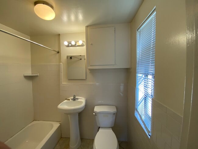 Lee Terrace Apartments in Arlington, VA - Building Photo - Building Photo