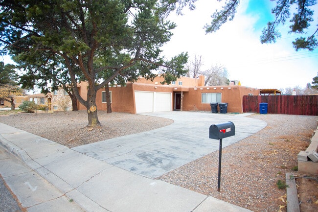 property at 9401 Las Calabazillas Rd NE