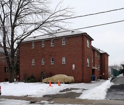 131 Woodward Ave in Toronto, ON - Building Photo