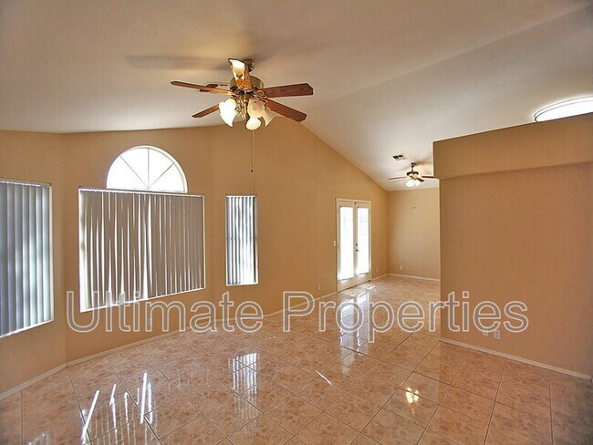 6853 W State Ave in Glendale, AZ - Building Photo - Building Photo