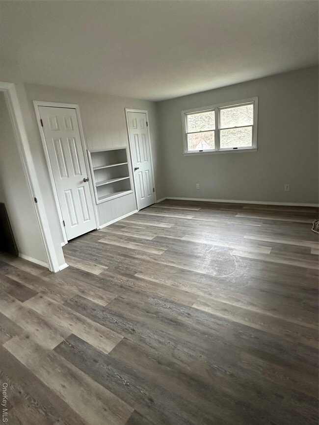 property at 7 Oldfield Dr