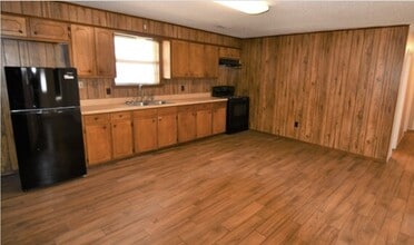 4587 Yvonne Dr in Baker, LA - Foto de edificio - Building Photo