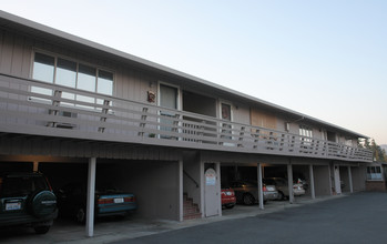 1229 Boulevard Way in Walnut Creek, CA - Building Photo - Building Photo