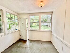 735 Deerfield Rd in Highland Park, IL - Building Photo - Building Photo
