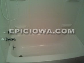 2912 Johnson Ave NW in Cedar Rapids, IA - Building Photo - Building Photo