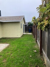 25 W Swallow St in Merced, CA - Building Photo - Building Photo