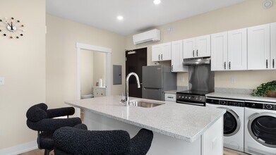 Wealthy & Sheldon in Grand Rapids, MI - Building Photo - Building Photo