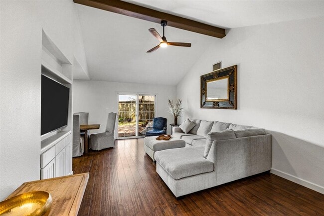 2512 Azalea Ct in Galveston, TX - Foto de edificio - Building Photo