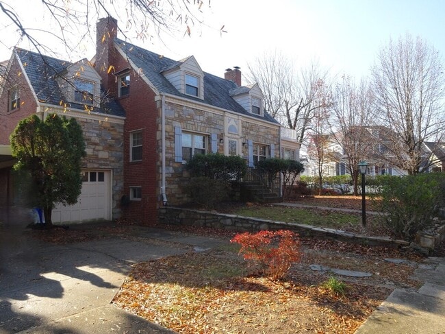 2610 16th St N, Unit House in Arlington, VA - Building Photo - Building Photo