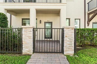 4612 NW 83rd Pkwy in Doral, FL - Building Photo - Building Photo