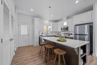 Mira Monte in San Diego, CA - Building Photo - Building Photo