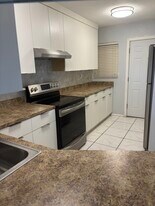 1750 NE 191st St, Unit 423E in North Miami Beach, FL - Building Photo