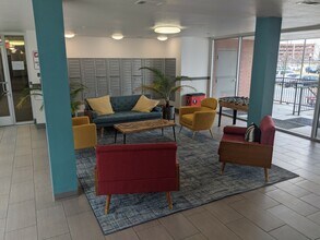 Prime Place Lincoln - Student Apartments in Lincoln, NE - Building Photo - Building Photo