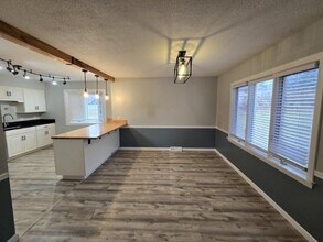 5109 Coachman Rd in Bettendorf, IA - Building Photo - Building Photo