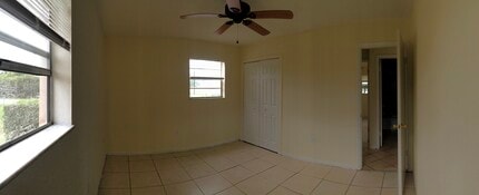 1536 Barbarie Ln, Unit 2 bedrooms 1 bathroom in West Palm Beach, FL - Foto de edificio - Building Photo