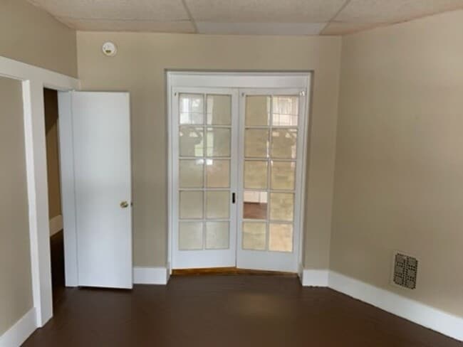 property at 137 N 7th St