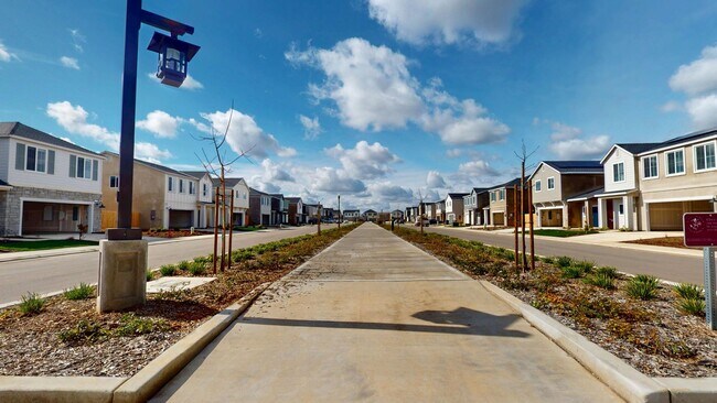 3231 Carambola Ave in Clovis, CA - Building Photo - Building Photo