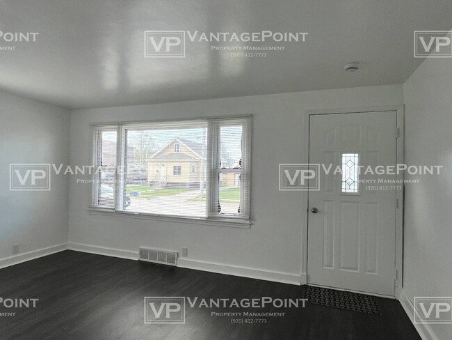 2410 16th St in Two Rivers, WI - Building Photo - Building Photo