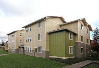 Evergreen Vista Apartments in Olympia, WA - Foto de edificio - Building Photo