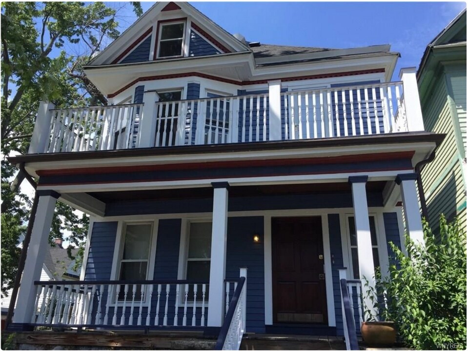 496 W Ferry St, Unit 2 in Buffalo, NY - Foto de edificio