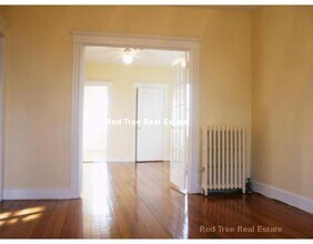 49 Beech Glen St, Unit 2 in Boston, MA - Foto de edificio - Building Photo