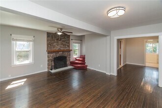 97 Smith Clove Rd in Woodbury, NY - Building Photo - Building Photo