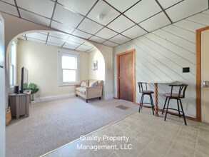 82 Fourth St, Unit B in Old Town, ME - Foto de edificio - Building Photo