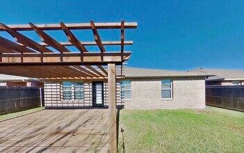 2061 Brisbon St in Royse City, TX - Building Photo - Building Photo