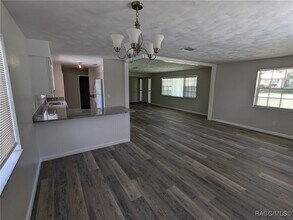 35433 Crescent Dr in Fruitland Park, FL - Building Photo - Building Photo