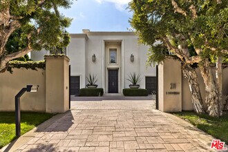 211 S Rockingham Ave in Los Angeles, CA - Building Photo - Building Photo