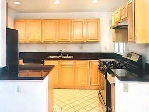 1033 3rd St, Unit 105 in Santa Monica, CA - Building Photo - Building Photo