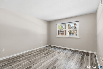 808 Twin Circle Dr in South Windsor, CT - Building Photo - Building Photo