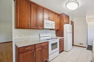 3705 Colorado Ave S in Minneapolis, MN - Foto de edificio - Building Photo