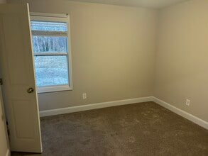 644 Barlow Rd in Parkton, NC - Building Photo - Building Photo