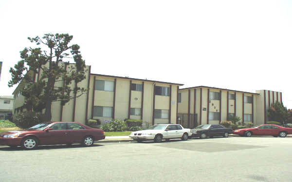 2930 W 141st Pl in Gardena, CA - Foto de edificio