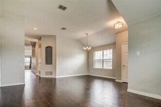 2700 Dawn Spring Dr in Little Elm, TX - Foto de edificio - Building Photo