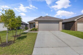 9311 Sierra Pt Wy in Baytown, TX - Building Photo - Building Photo