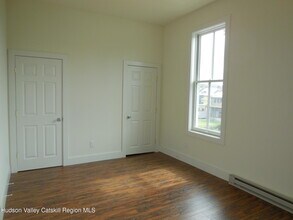 431 Warren St in Hudson, NY - Building Photo - Building Photo