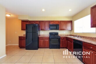 1949 W Chipman Rd in Phoenix, AZ - Building Photo - Building Photo