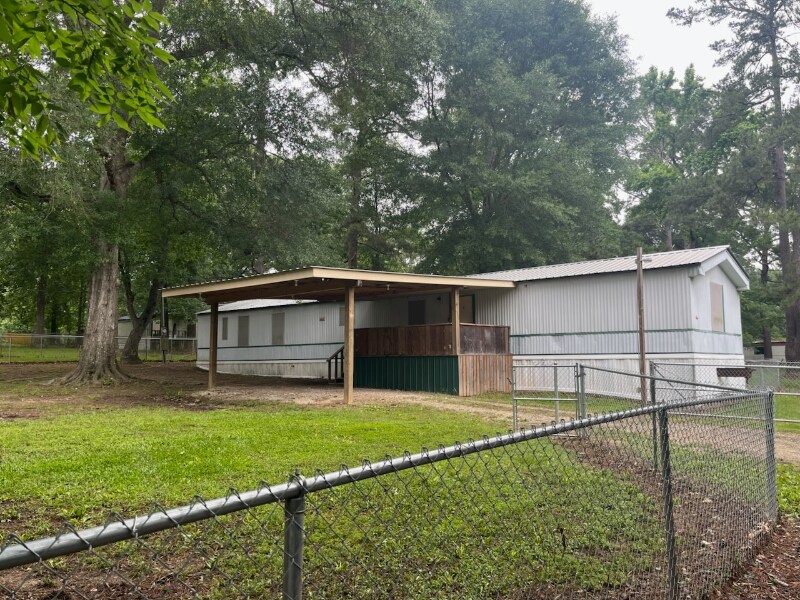 125 Pr Rd 6786 in Colmesneil, TX - Building Photo