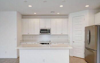 24151 W Gross Ave in Buckeye, AZ - Foto de edificio - Building Photo